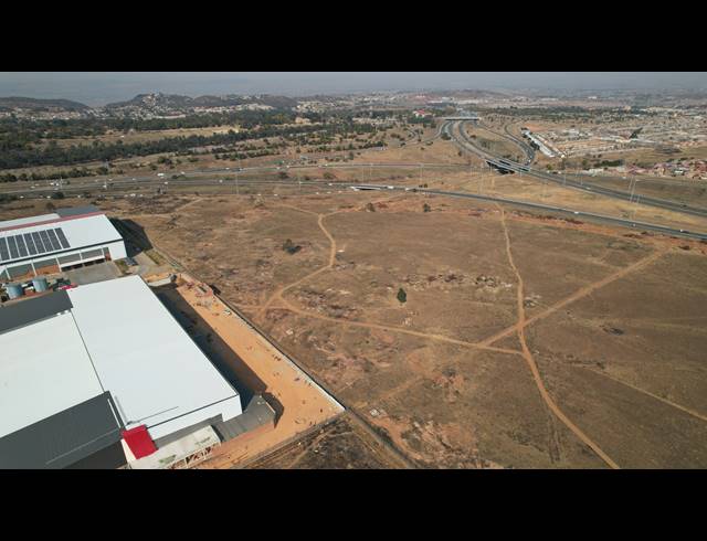 9,517M² VACANT LAND FOR SALE IN AEROTON